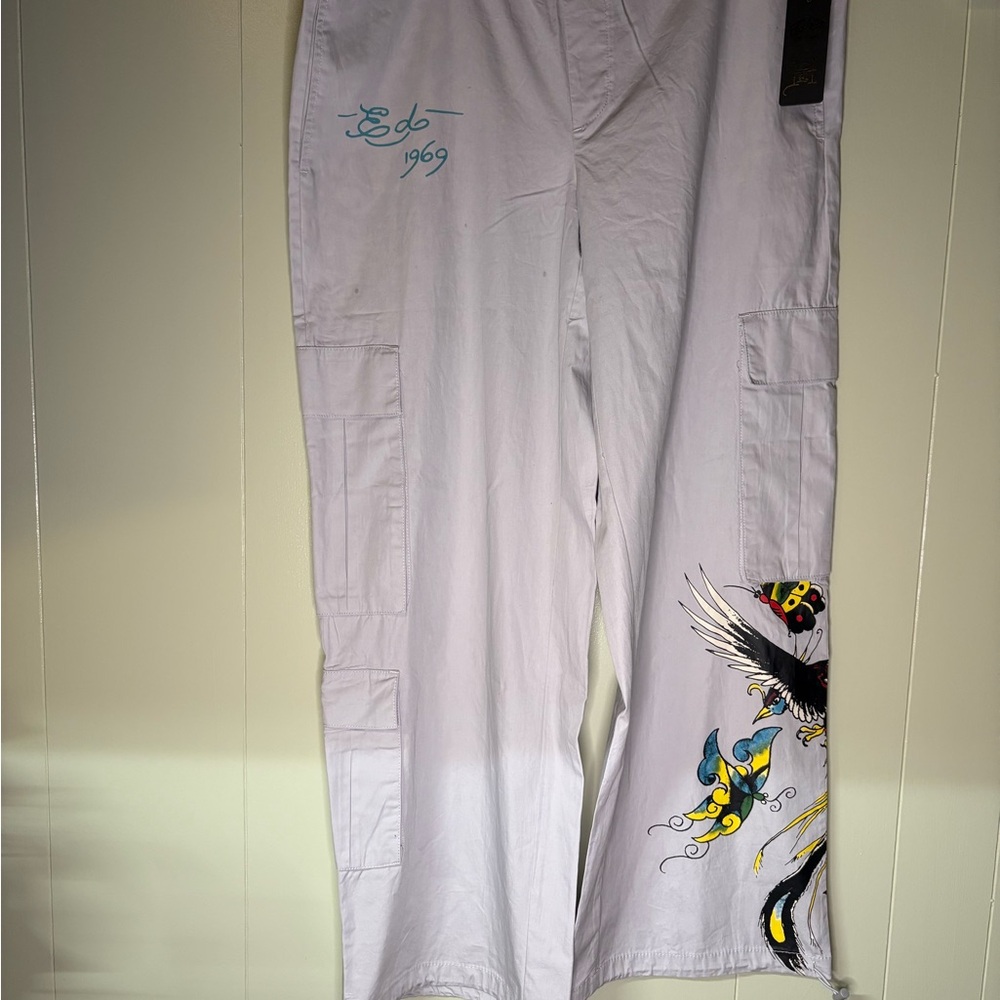 Ed Hardy Light Gray Cargo Pants with Colorful Graphic - Picture 2 of 7